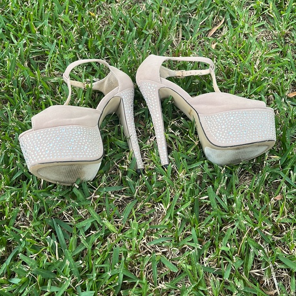 Eye Candy Platform Heels - Picture 5 of 7